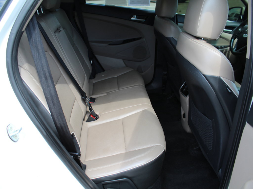 Used 2020 Hyundai Tucson Ultimate w/ Cargo Package AWD/4WD image 13