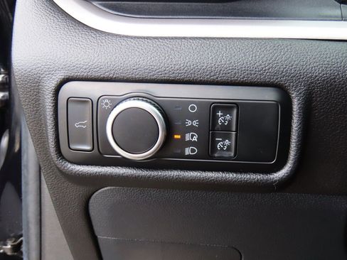 Used 2024 Ford Explorer XLT image 28