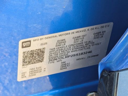 Certified 2025 Chevrolet Equinox EV LT w/ Convenience Package image 33