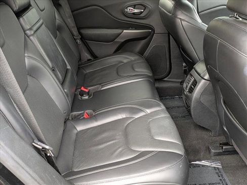 Used 2019 Jeep Cherokee Limited AWD/4WD image 20