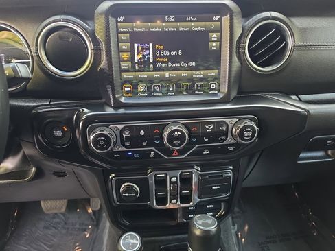 Used 2023 Jeep Wrangler Unlimited Sahara w/ Cold Weather Group AWD/4WD image 11
