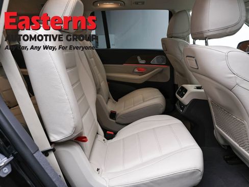 Used 2020 Mercedes-Benz GLS 450 4MATIC image 23