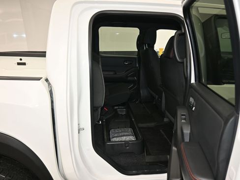 Used 2024 Nissan Frontier PRO-4X w/ Technology Package image 40