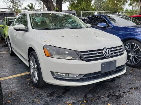 Used 2012 Volkswagen Passat 3.6 SEL Premium image 3