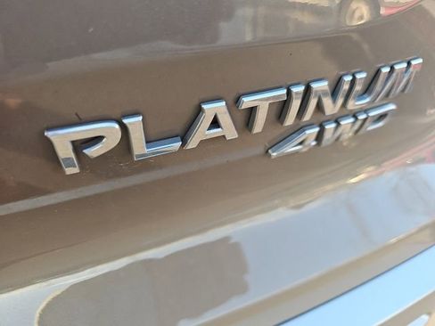 Used 2024 Nissan Pathfinder Platinum image 8