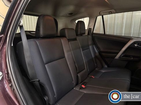 Used 2016 Toyota RAV4 Limited image 17