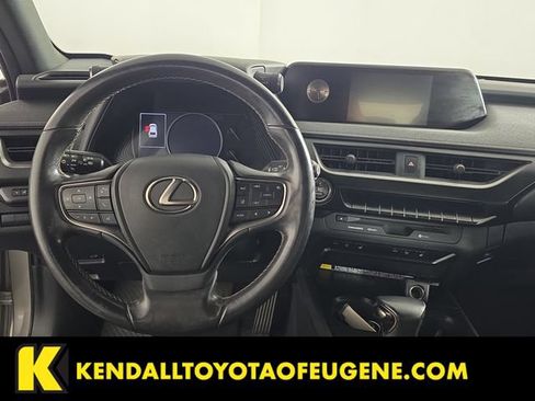 Used 2019 Lexus UX 200 FWD image 11