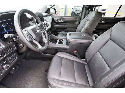 Used 2024 Chevrolet Tahoe LT w/ LT Signature Package RWD image 6