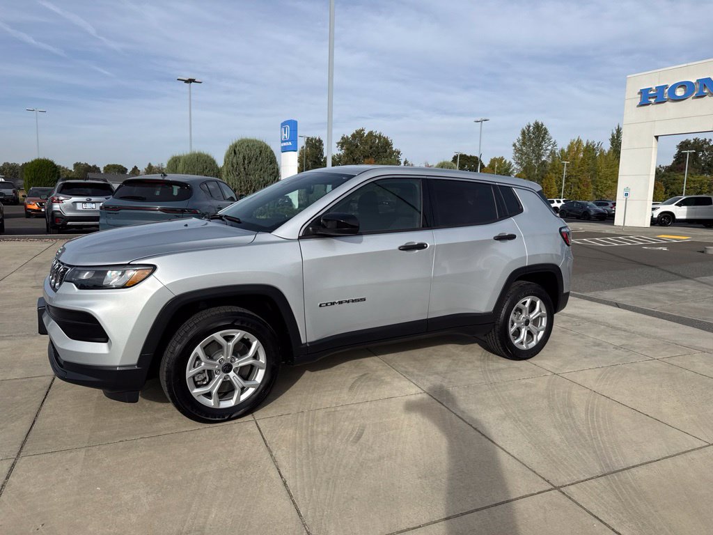 Used 2025 Jeep Compass Sport AWD/4WD image 13
