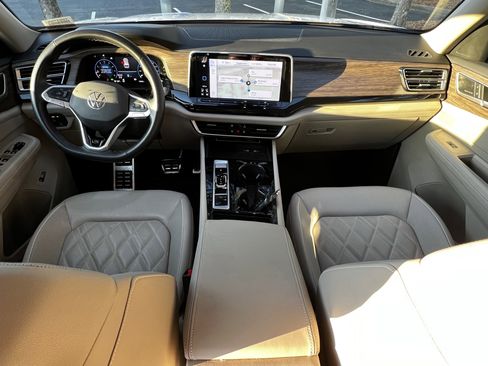 Used 2025 Volkswagen Atlas SEL Premium R-Line image 36