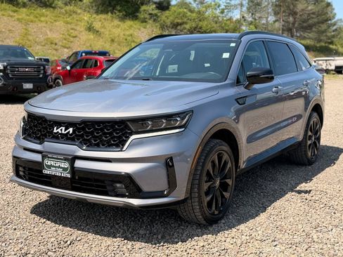 Used 2023 Kia Sorento SX AWD/4WD image 3