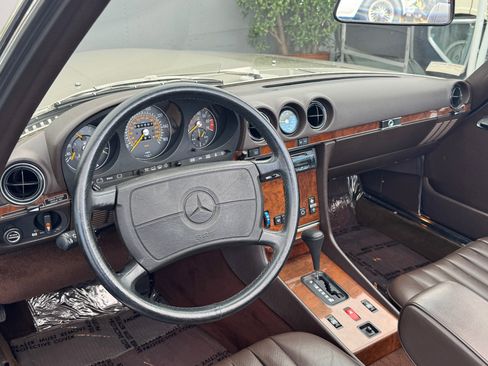 Used 1988 Mercedes-Benz 560 SL image 17