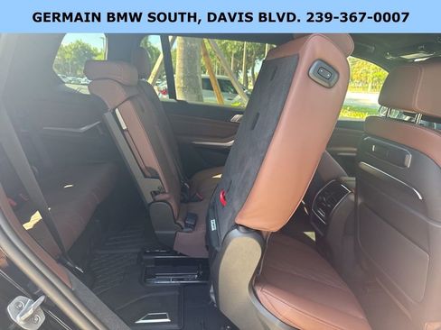 Used 2025 BMW X7 M60i image 26