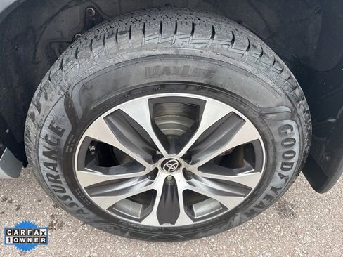 Used 2020 Toyota Highlander XLE image 27