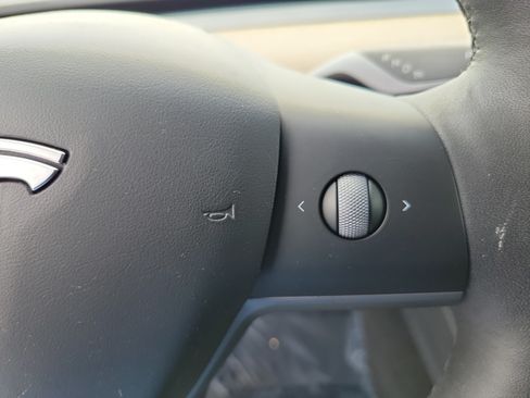 Used 2023 Tesla Model 3 Standard Range RWD image 19