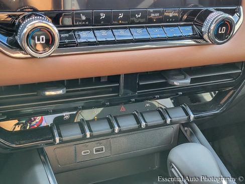 New 2025 GMC Canyon AT4 image 14