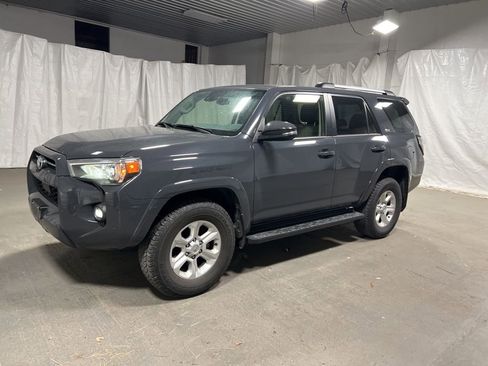 Used 2024 Toyota 4Runner SR5 Premium image 3