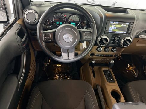 Used 2017 Jeep Wrangler Unlimited Rubicon w/ Dual Top Group image 19