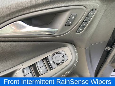 Certified 2022 Buick Encore GX Essence w/ Advanced Technology Package image 19