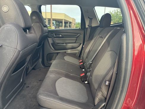 Used 2017 Chevrolet Traverse LT image 8