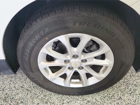 Used 2020 Chevrolet Equinox LS w/ LS Convenience Package FWD image 13