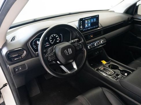 Certified 2025 Honda Pilot EX-L image 3