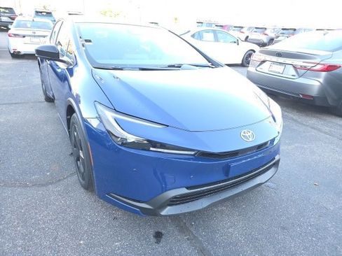 New 2026 Toyota Prius LE image 1