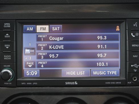 Used 2009 Dodge Challenger SRT8 RWD image 18