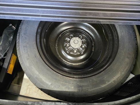 Used 2013 Toyota RAV4 Limited image 30