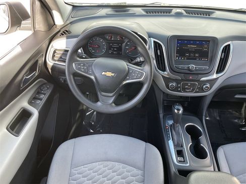 Used 2021 Chevrolet Equinox LS image 13