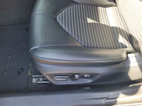 Used 2023 Toyota Camry SE FWD image 28