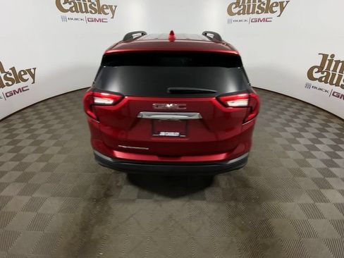 Used 2023 GMC Terrain SLE w/ Driver Convenience Package FWD image 7