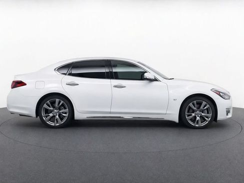 Used 2018 INFINITI Q70 L 3.7 AWD/4WD image 2