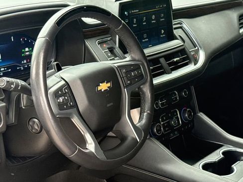 Used 2024 Chevrolet Suburban Premier w/ Advanced Technology Package image 18