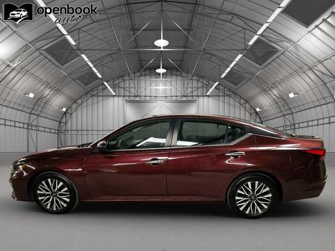 Used 2024 Nissan Altima 2.5 SV FWD image 7