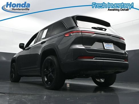 Used 2023 Jeep Grand Cherokee Altitude AWD/4WD image 33