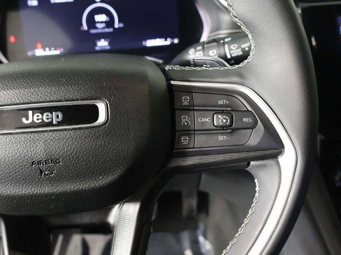 Used 2024 Jeep Grand Cherokee L Altitude image 44