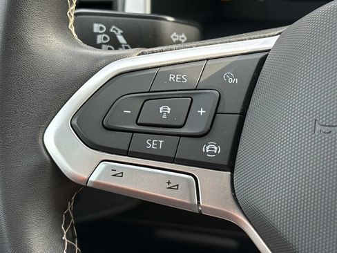 Used 2023 Volkswagen Atlas SE FWD image 22
