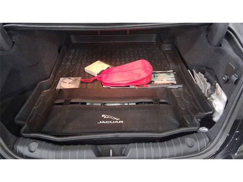 Used 2018 Jaguar XF R-Sport image 23