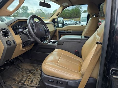 Used 2011 Ford F250 Lariat w/ Lariat Interior Pkg image 3