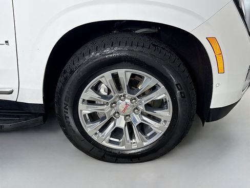 Used 2025 GMC Yukon Denali AWD/4WD image 32