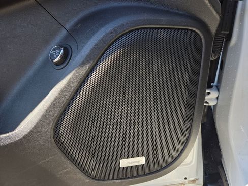 Used 2023 GMC Acadia SLT image 22