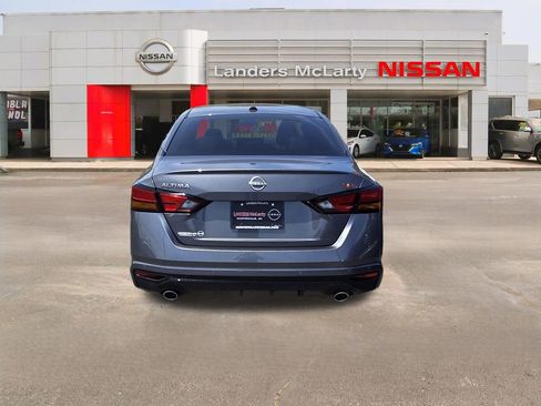 New 2026 Nissan Altima 2.5 SR w/ SR Premium Package FWD image 4