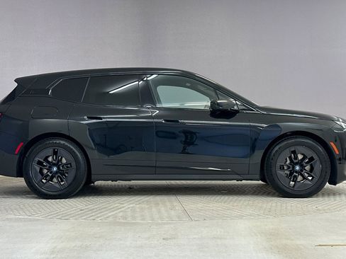 Used 2023 BMW iX xDrive50 w/ Premium Package image 7