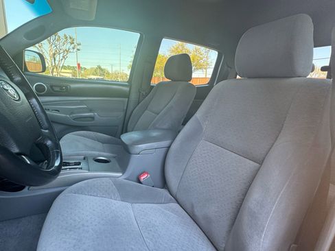 Used 2005 Toyota Tacoma Base V6 AWD/4WD image 17