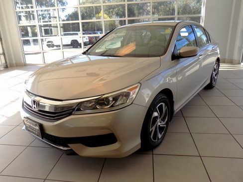Used 2016 Honda Accord LX image 3