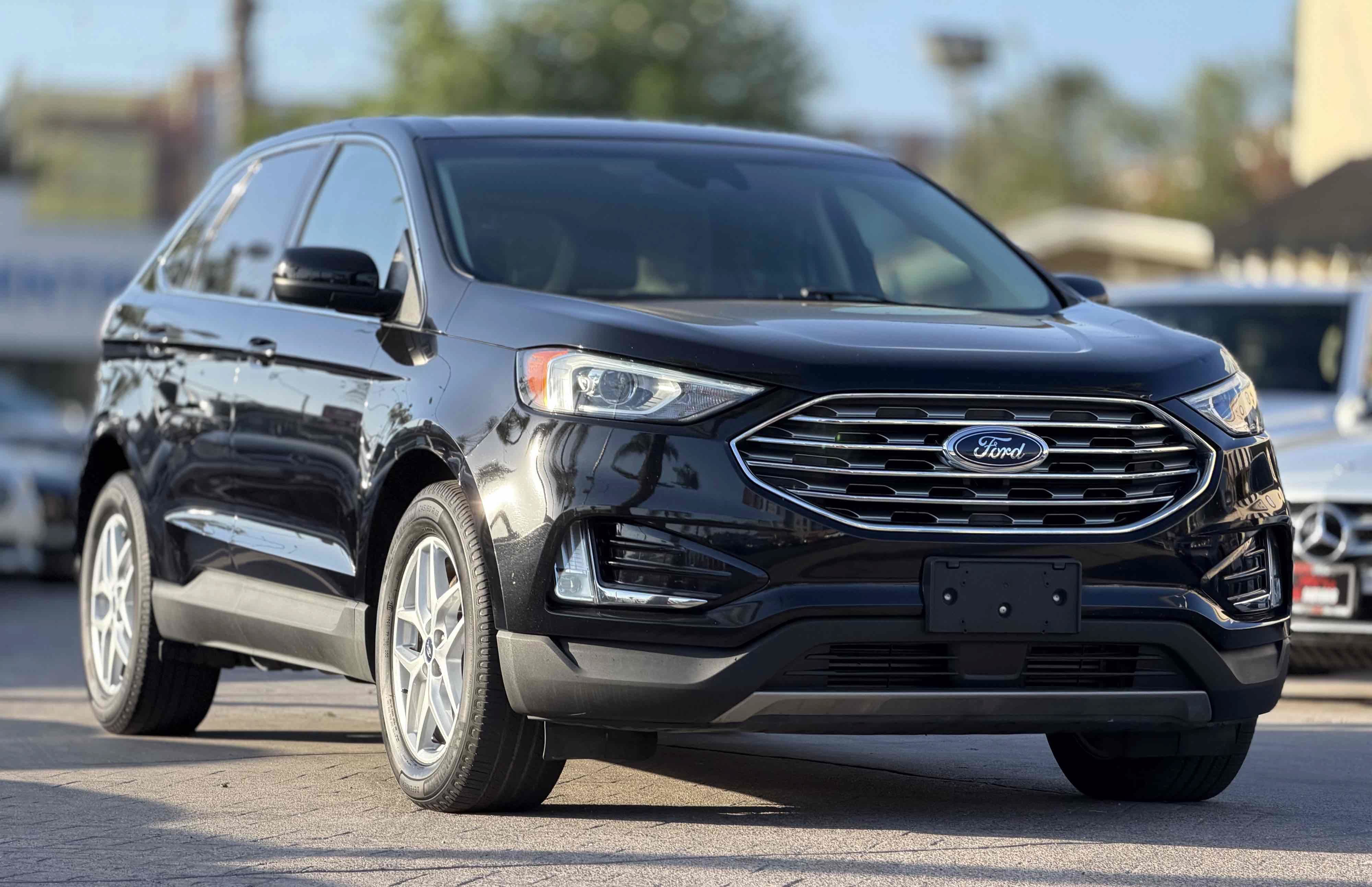 Used 2021 Ford Edge SEL w/ Cargo Accessory Package AWD/4WD image 4