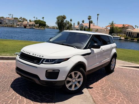 Used 2017 Land Rover Range Rover Evoque SE AWD/4WD image 11