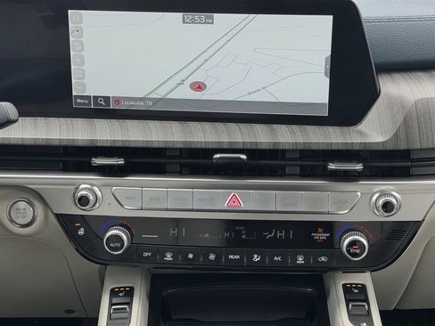 Used 2025 Kia Telluride EX w/ EX Captain's Chair Package image 17