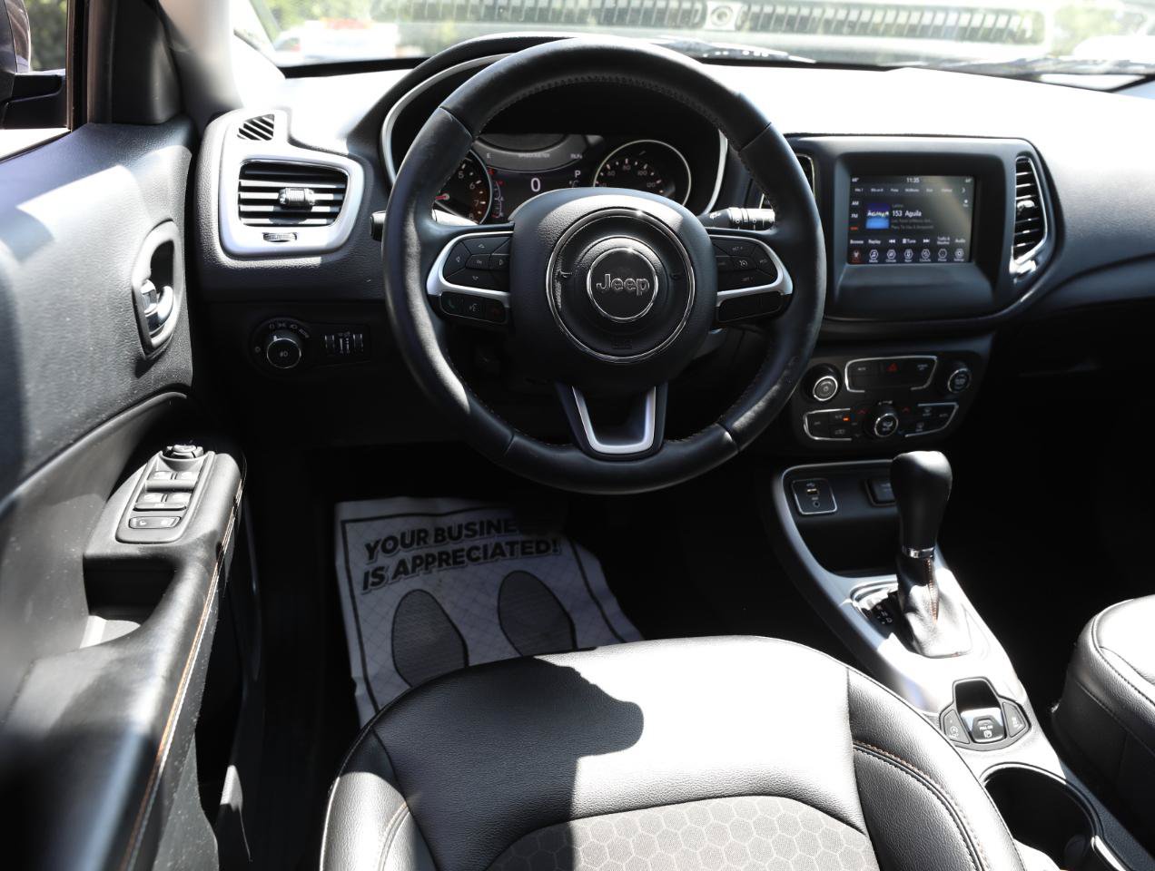 Used 2018 Jeep Compass Latitude w/ Popular Equipment Group FWD image 14